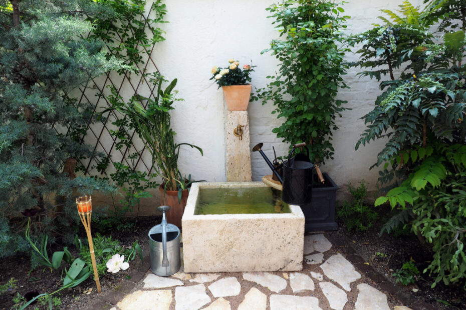 Trogbrunnen Naturstein